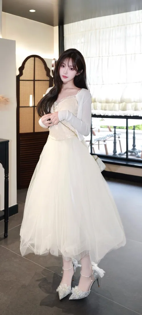白纱长裙美女手机壁纸｜室内背景图片 - 温柔优雅写真「哲风壁纸」