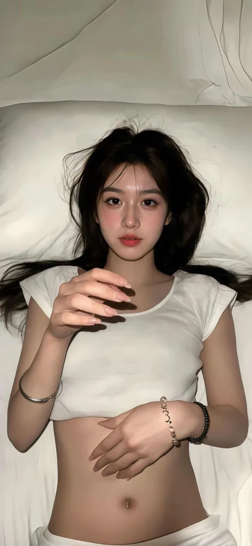 清纯少女手机壁纸｜白色背景图片 - 白T恤居家私房照「哲风壁纸」