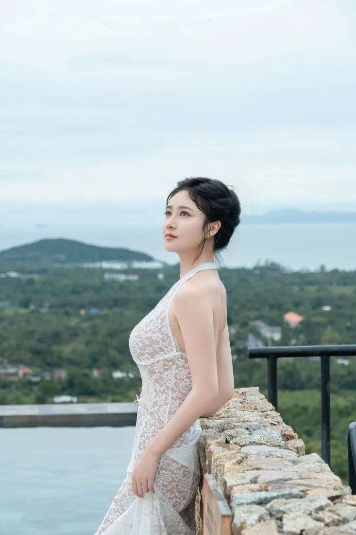 白衣美女手机壁纸｜山景海景背景图片 - 户外写真「哲风壁纸」