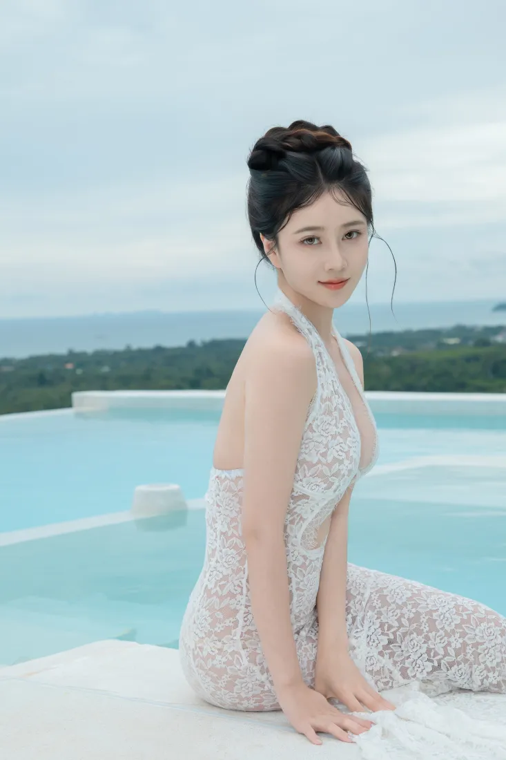 白色蕾丝长裙美女泳池海景人像背景图片 - 手机高清手机壁纸「哲风壁纸」