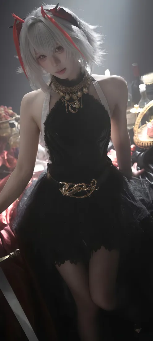 白发小恶魔cos美女手机壁纸｜暗黑黑裙背景图片 - 红角氛围感少女「哲风壁纸」