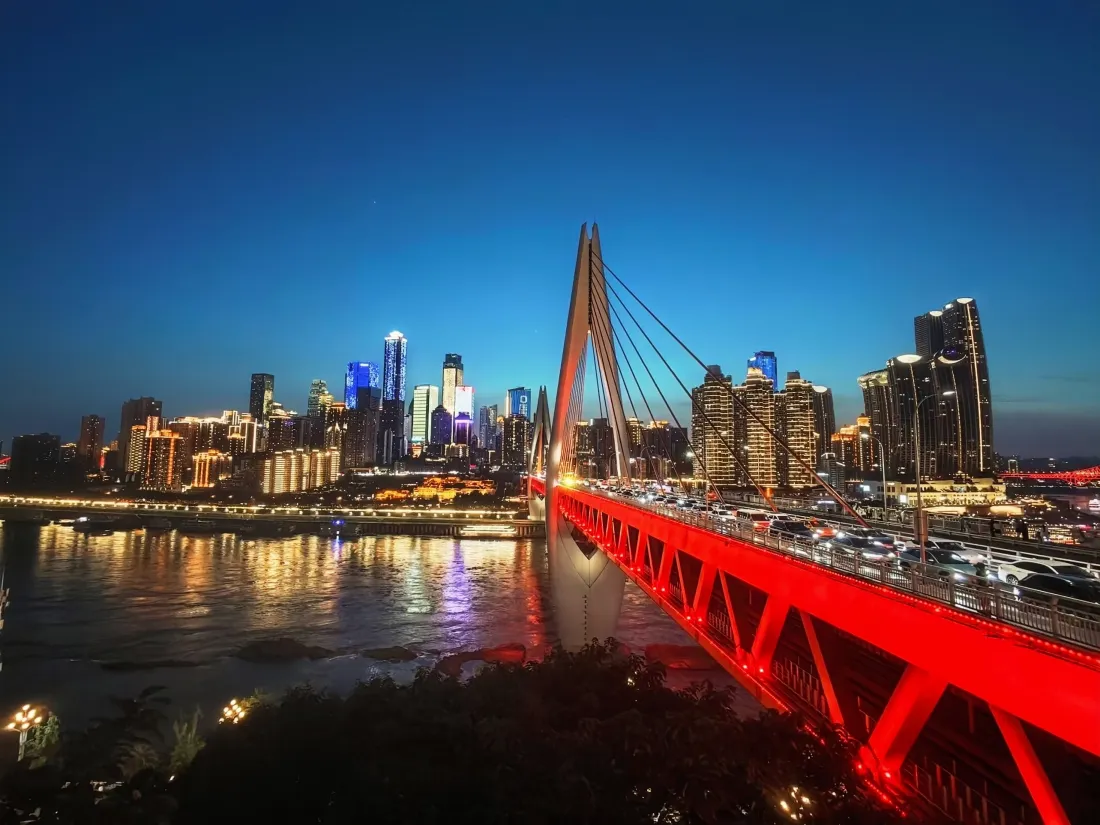 4k千厮门大桥壁纸｜城市夜景背景图片 - 重庆嘉陵江红色桥梁「哲风壁纸」