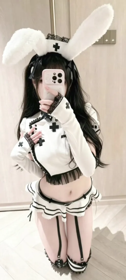 兔耳美女coser手机壁纸｜白色护士风cos背景图片 - 黑长直双马尾少女「哲风壁纸」