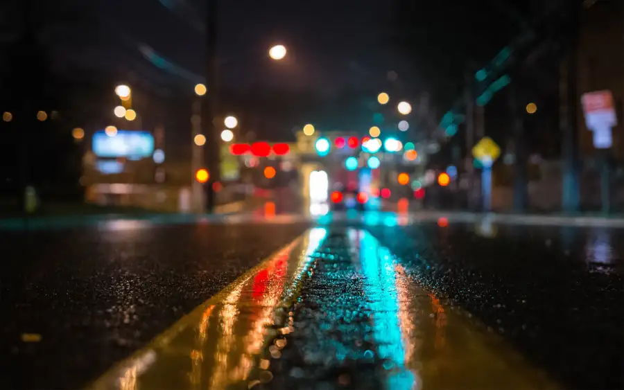 3k街道壁纸-雨背景-《湿的》背景-丰富多彩的「哲风壁纸」